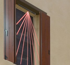 Sensore barriera BLOKKA a doppio infrarosso attivo e passivo ad effetto tenda per la protezione di porte e finestre. Filare.